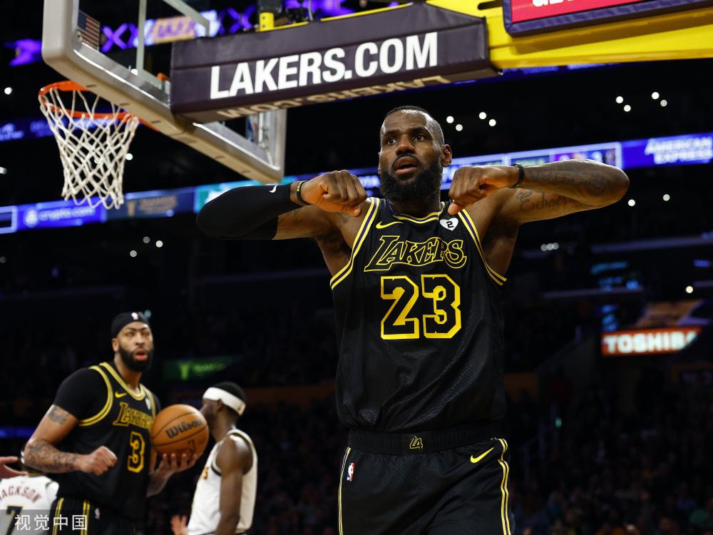 而他也憑藉 而他也憑藉